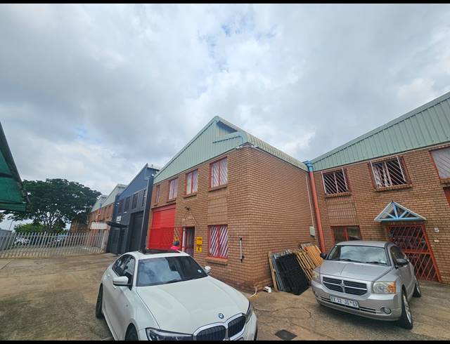 375M² WAREHOUSE FOR SALE IN MEADOWDALE